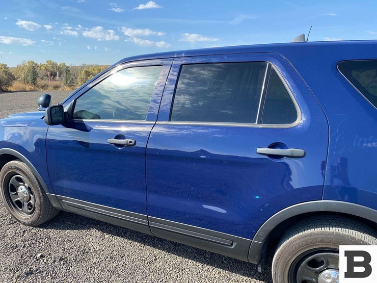 2017-ford-explorer-image-11