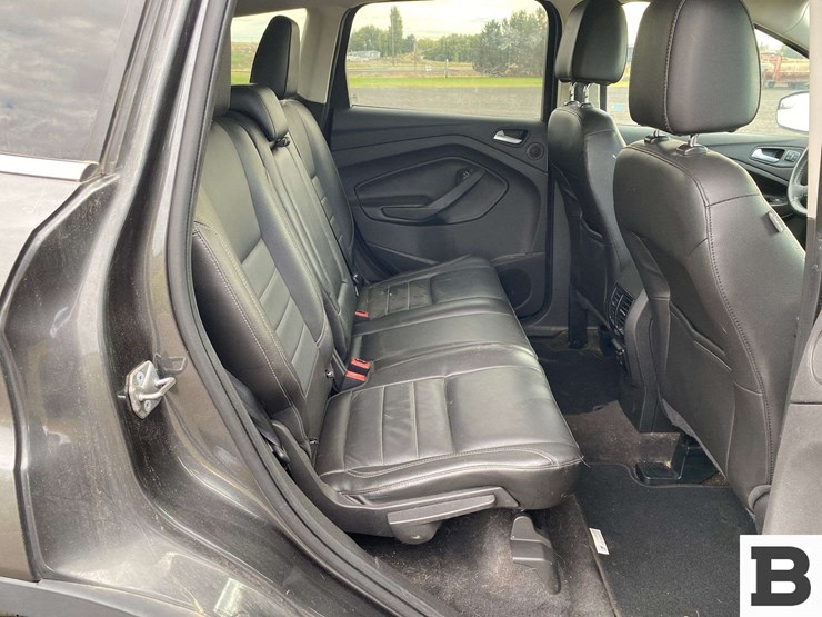 2015-ford-escape-image-17