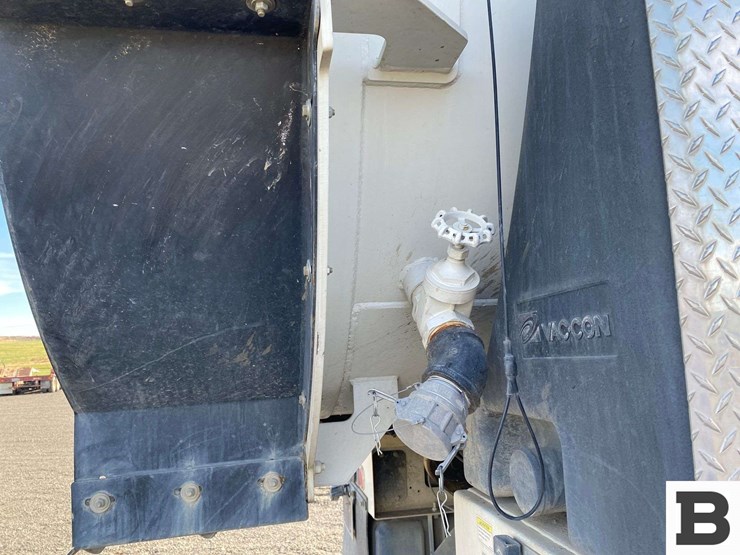 2017-mack-granite-gu713-image-51