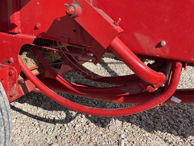 new-holland-565-image-42