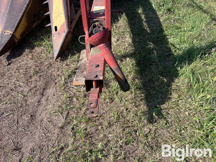 new-holland-s717-image-8