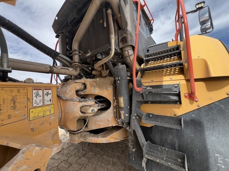 2021-volvo-a60h-image-28