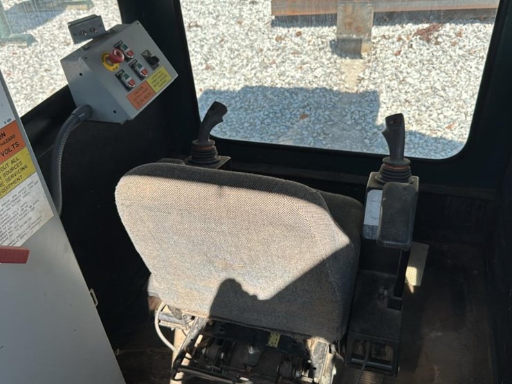 #4453-•-mellott-debarker-cab-image-6