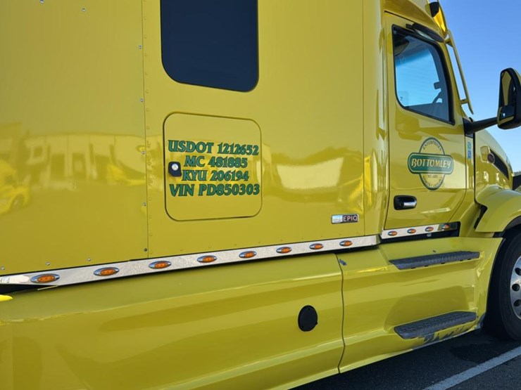 2023-peterbilt-579-image-25