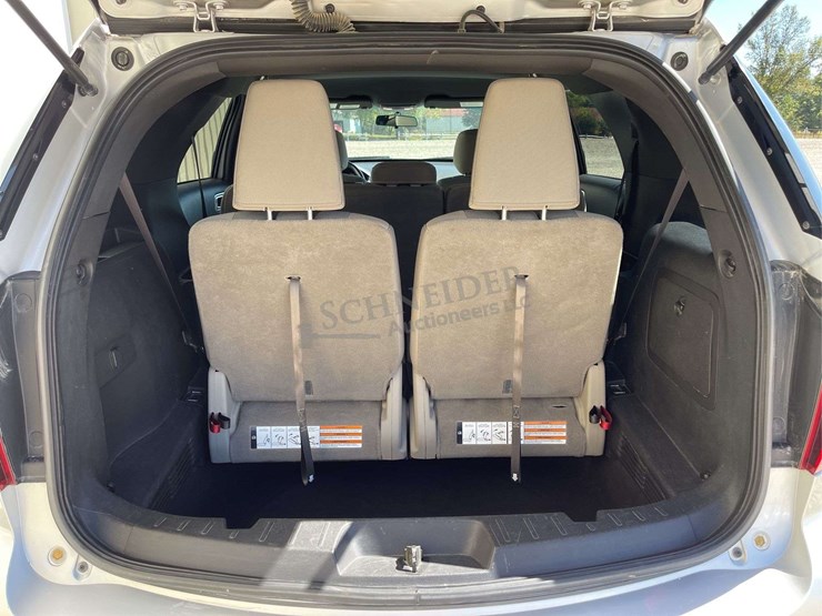 2013-ford-explorer-image-52