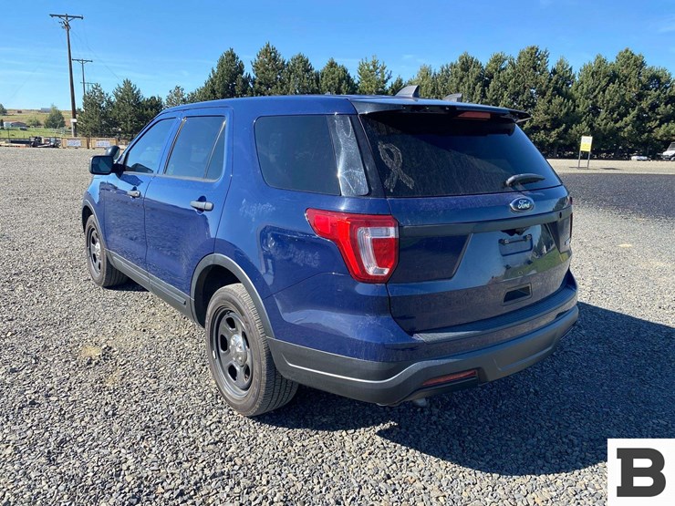 2018-ford-explorer-image-3