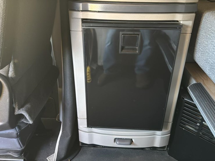 2023-peterbilt-579-image-58