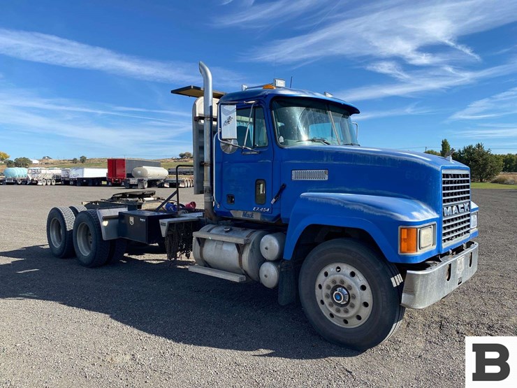 1995-mack-ch613-image-7