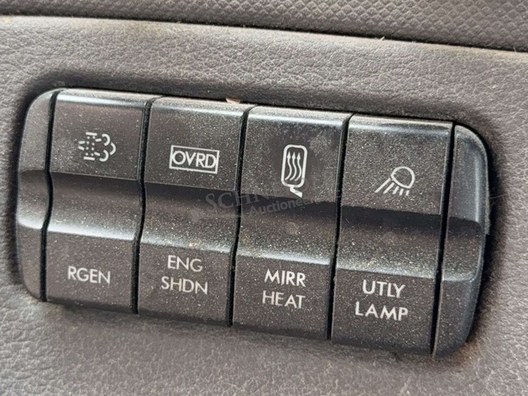 2012-freightliner-cascadia-113-image-75