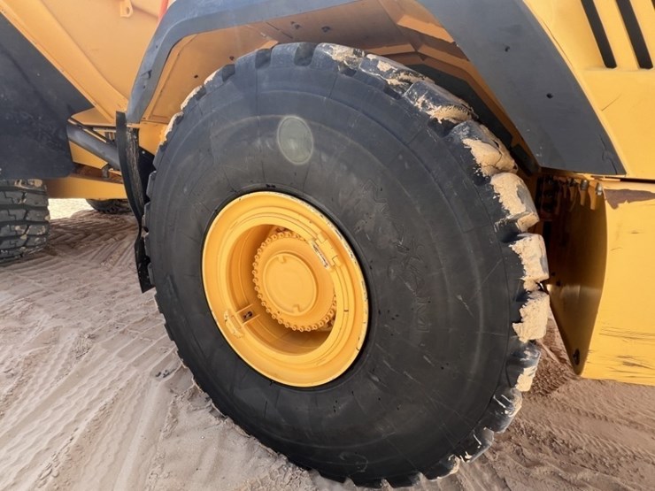 2020-volvo-a60h-image-23