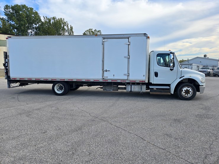 #22329-•-2014-freightliner-m2-106-box-truck-image-37