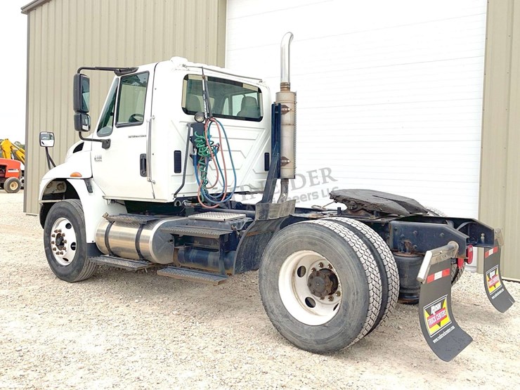 2007-international-durastar-4400-image-6