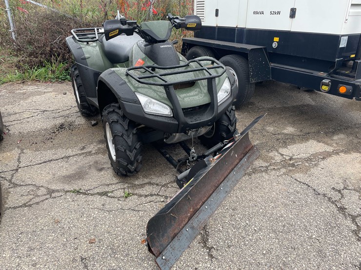 #1381-•-2005-honda-atv-with-snow-plow-(has-registration)-(of)-image-3
