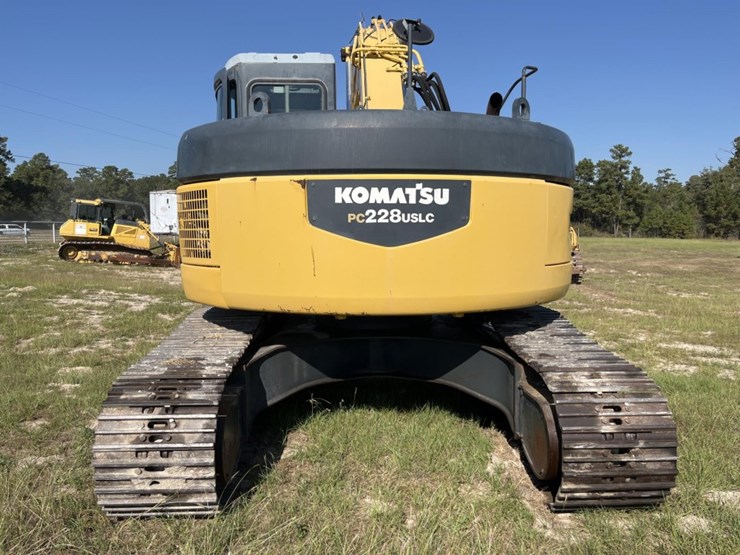 komatsu-pc228us-lc-image-4