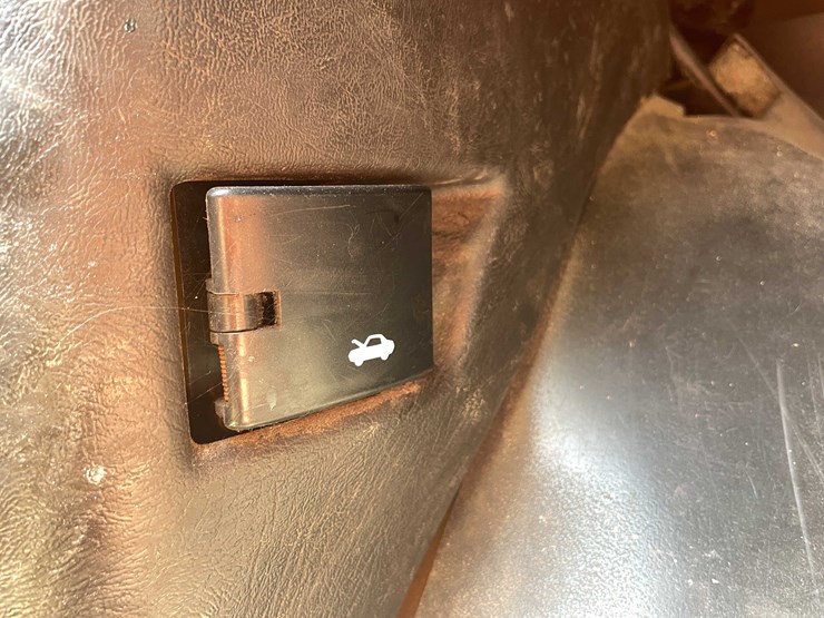 #1376-•-2012-gmc-savana-box-truck-(has-wi-title)-(of)-image-25