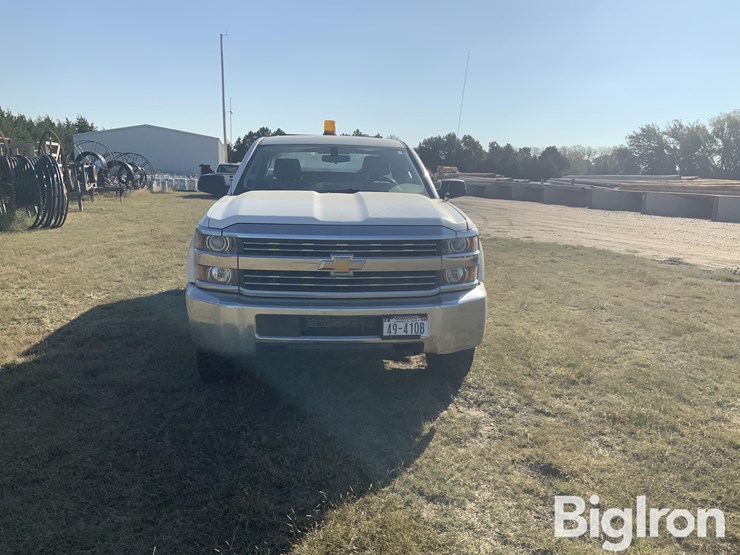 2015-chevrolet-silverado-2500-image-2