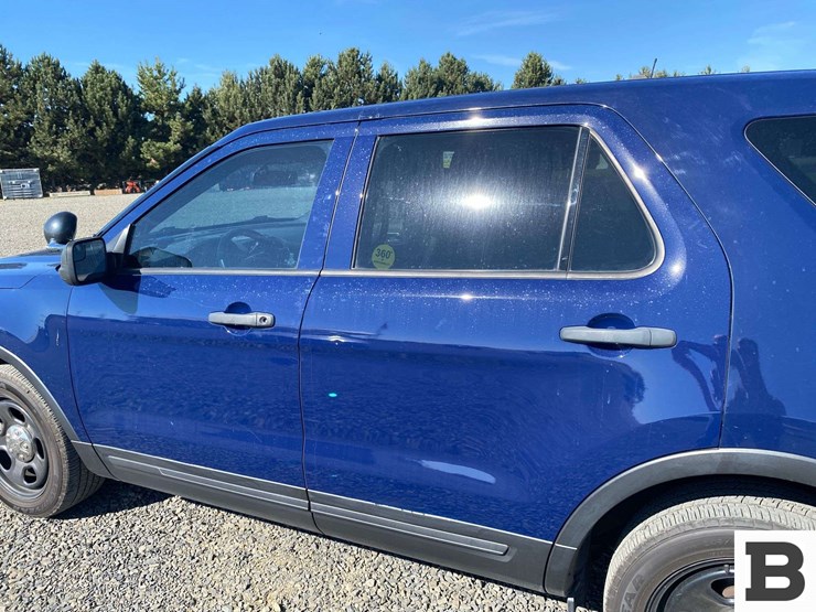 2018-ford-explorer-image-11