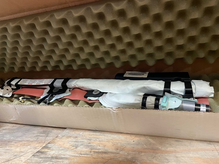 #8623-•-new-auto-parts-lot-(pr17)-image-4