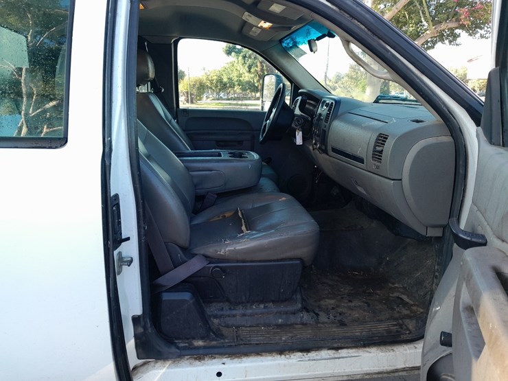 2013-chevrolet-silverado-2500hd-image-5