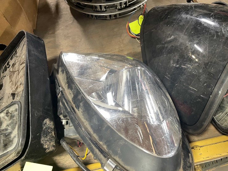 #8633-•-automotive-headlights-&-tailgate-(pr11)-image-4