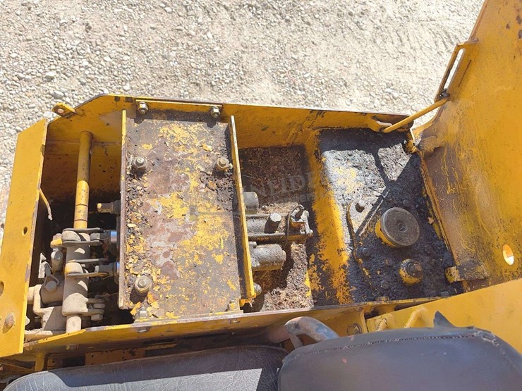 john-deere-450-image-32