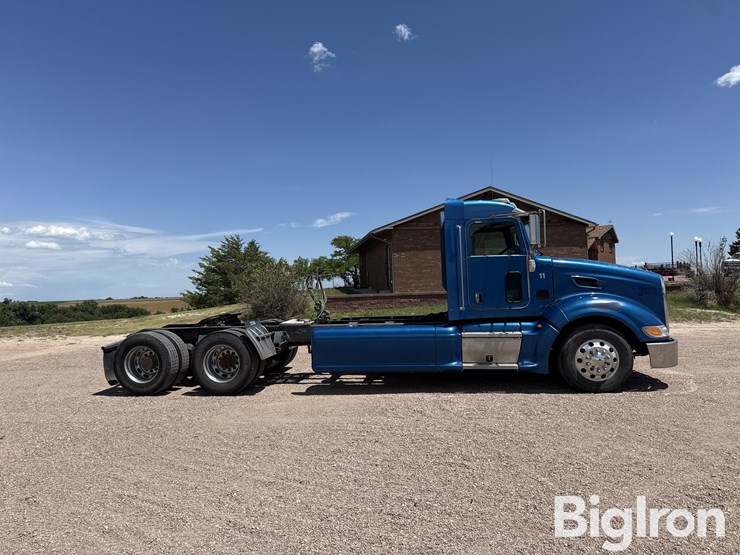 2009-peterbilt-386-image-4
