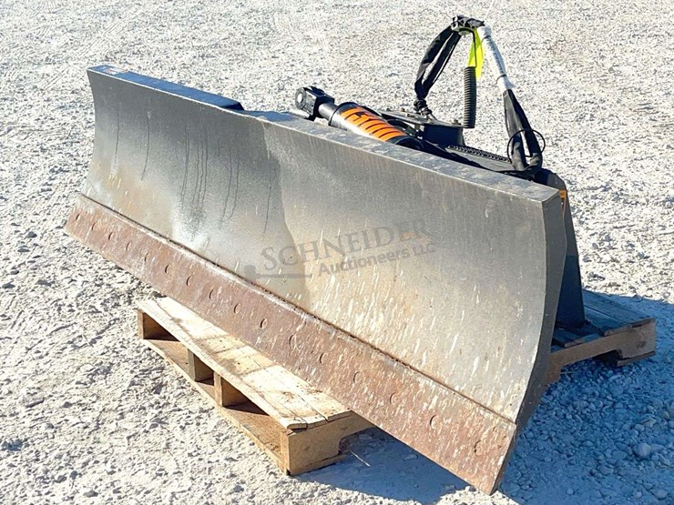 john-deere-8-image-2