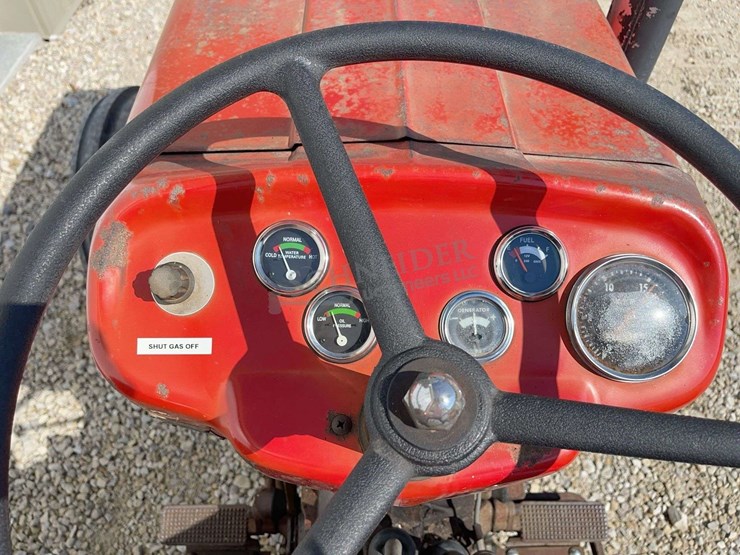 massey-ferguson-135-image-32