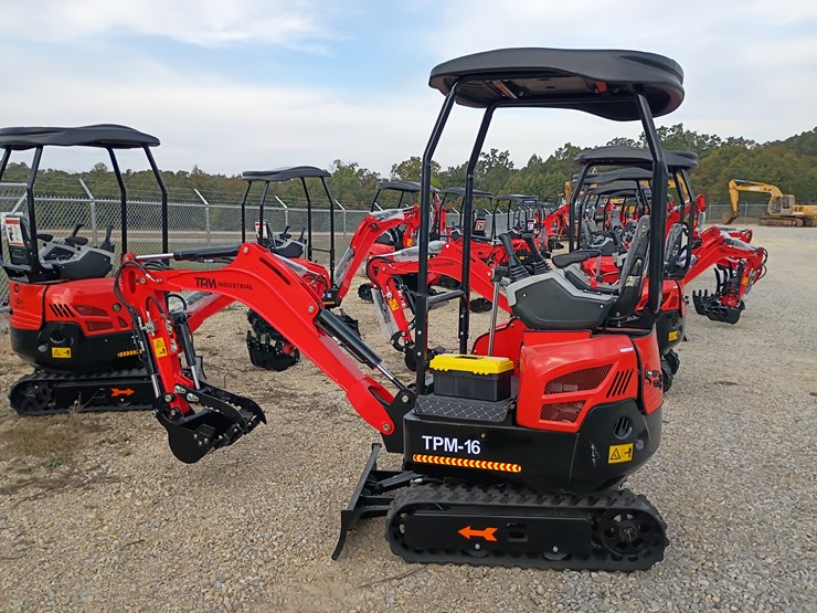 #l57-008-•-2025-tpm-16-mini-excavator-(gasoline)-image-1