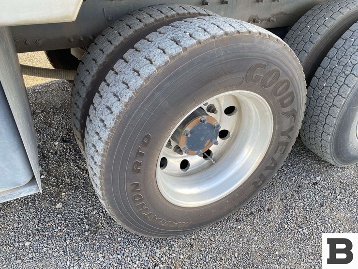 2017-mack-granite-gu713-image-53