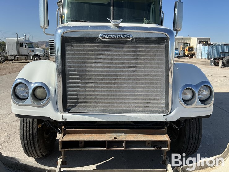 2016-freightliner-coronado-132-image-11