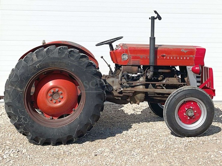 massey-ferguson-135-image-3