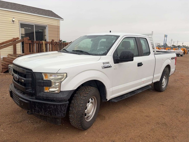 2017-ford-f150-lariat-image-1