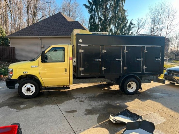 2019-ford-e450-image-1
