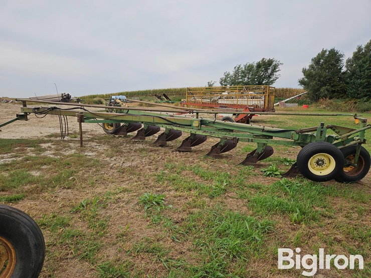 john-deere-2350-2450-image-8