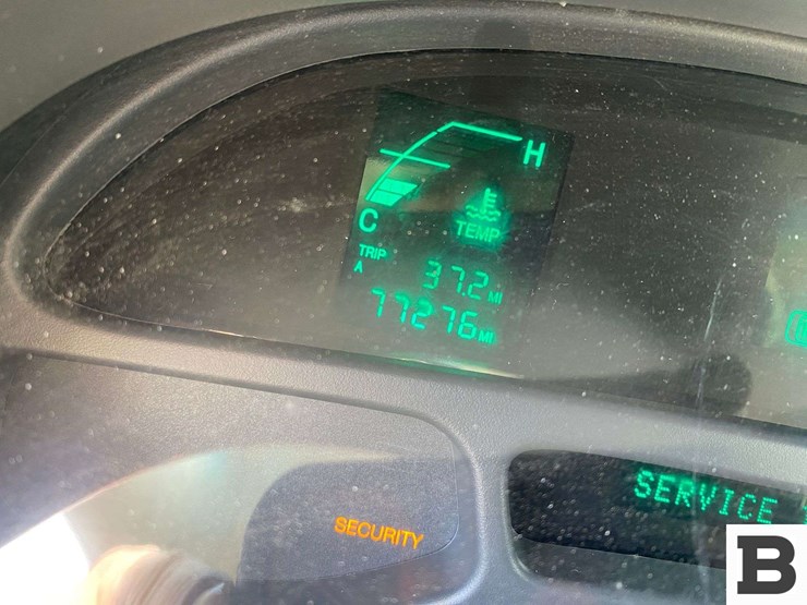 2000-cadillac-deville-sedan-image-28