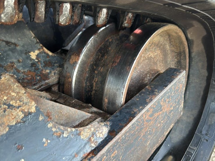 #1100-•-2018-kubota-svl95-2-skid-steer-image-18