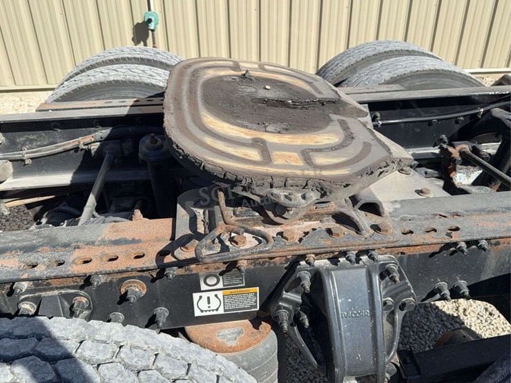 2017-peterbilt-579-image-91