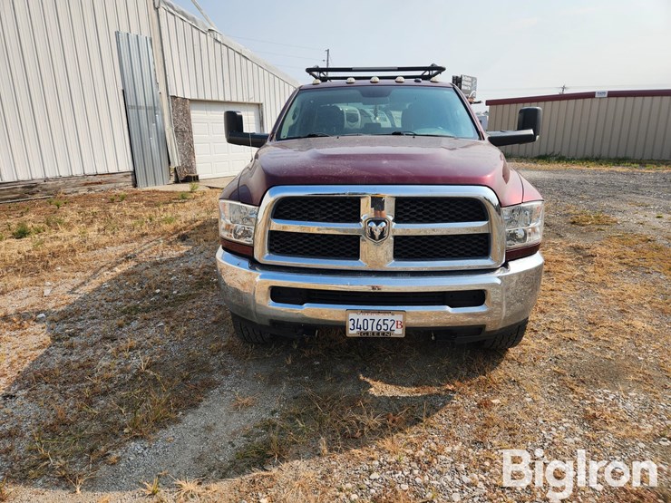 2017-ram-2500-tradesman-image-2