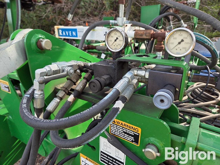 2013-john-deere-2510h-image-15