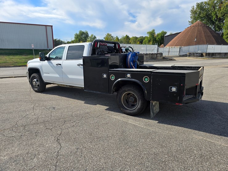 2017-gmc-sierra-3500-image-10