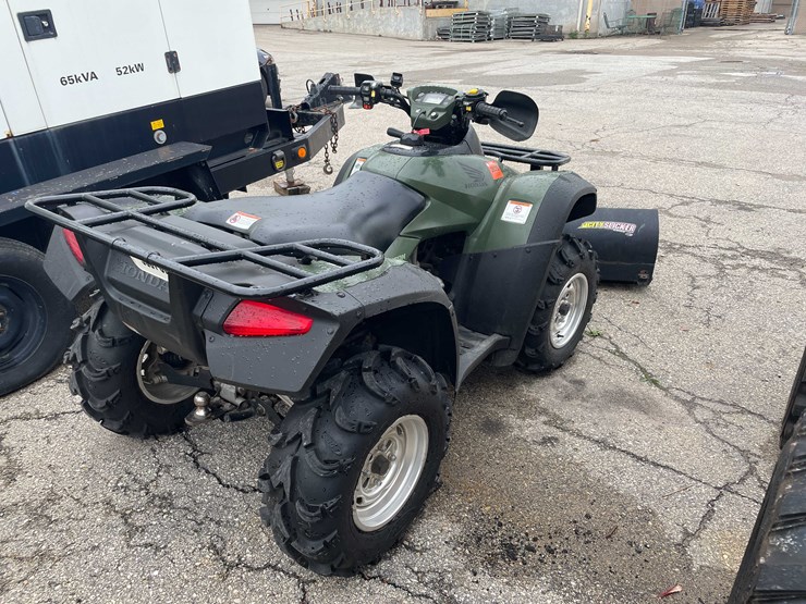 #1381-•-2005-honda-atv-with-snow-plow-(has-registration)-(of)-image-6