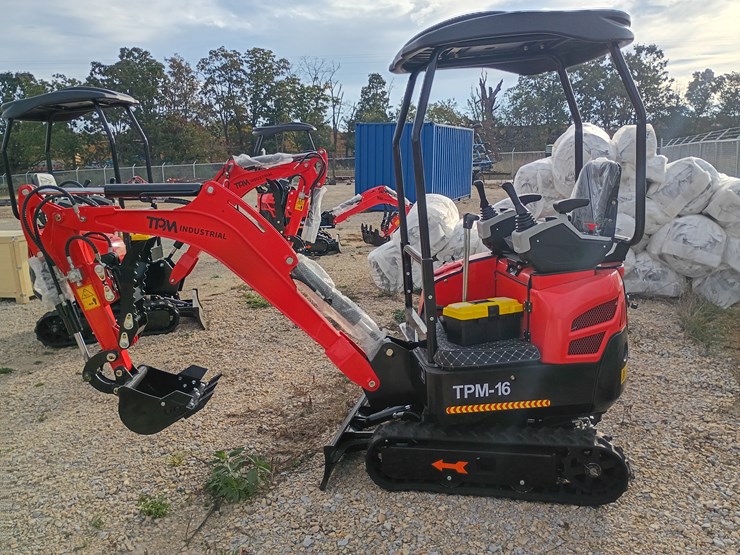 #l57-006-•-2025-tpm-16-mini-excavator-(gasoline)-image-1