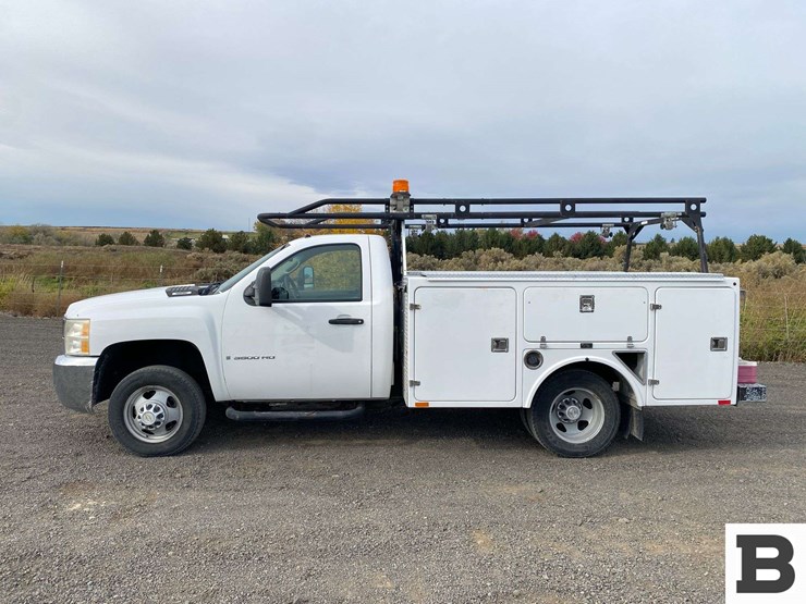2009-chevrolet-silverado-3500-image-3