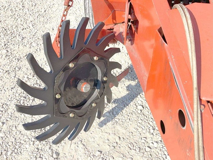 hesston-530-image-11