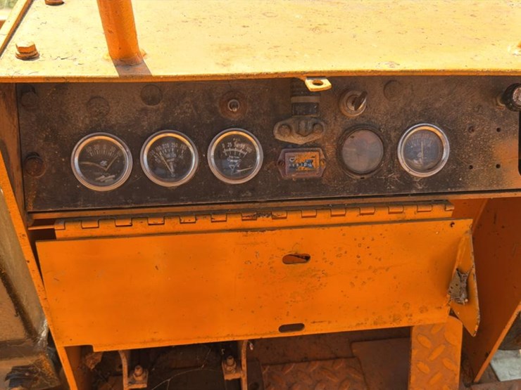 1979-case-450b--image-31