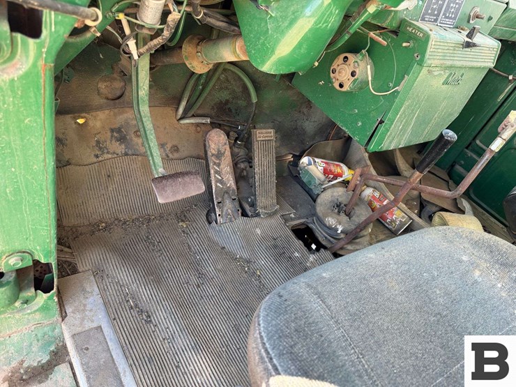 1969-mack-boom-truck-image-41