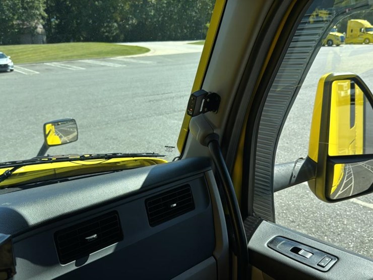 2023-peterbilt-579-image-63