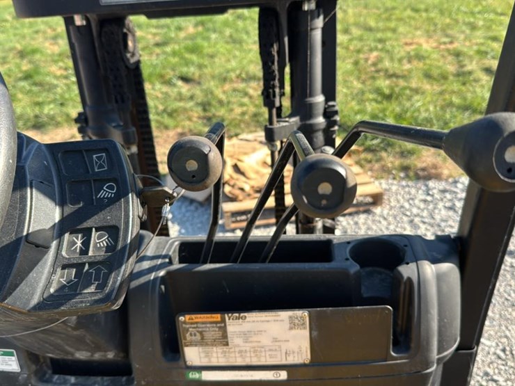 #1354-•-yale-forklift-image-29