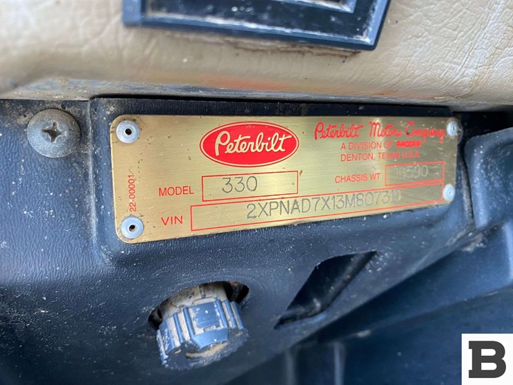2003-peterbilt-330-image-43
